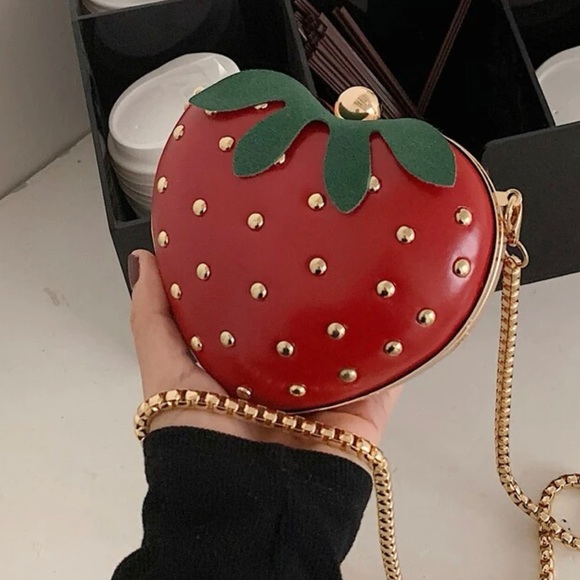 Handbags - Strawberry 🍓 chain purse